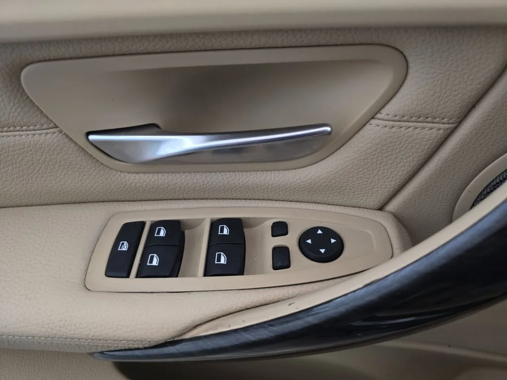 Used 2014 Black BMW 328i xDrive image 28