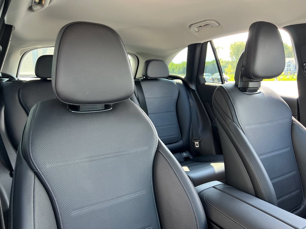 New 2026 Obsidian Black Metallic Mercedes-Benz GLC 300 image 60