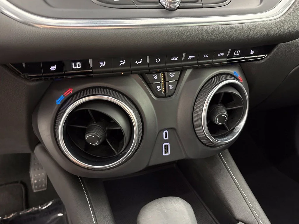 Used 2025 Black Chevrolet LT image 34