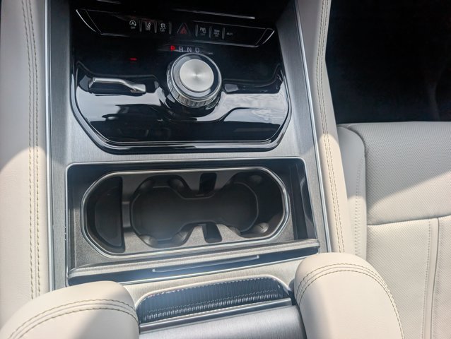 New 2026 Baltic-Gray Metallic Clear-Coat Exterior Paint Jeep Limited Altitude image 29