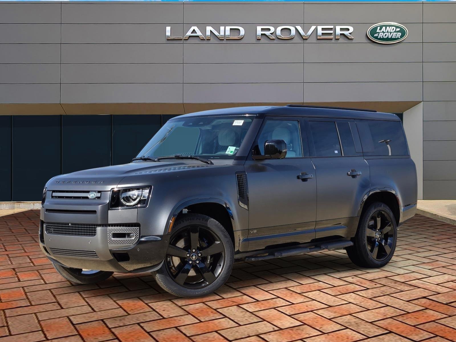 Used 2025 Carpathian Grey Premium Metallic Land Rover V8 image 1