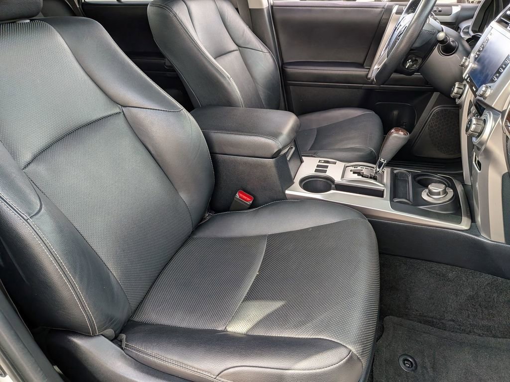 Used 2023  Toyota Limited image 31