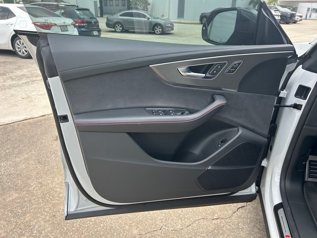 Used 2024  Audi 4.0T image 46