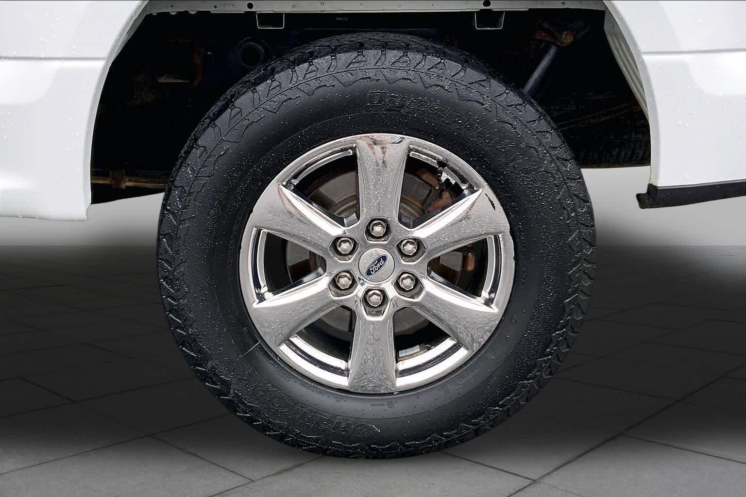 Used 2018 Oxford White Ford XLT image 10