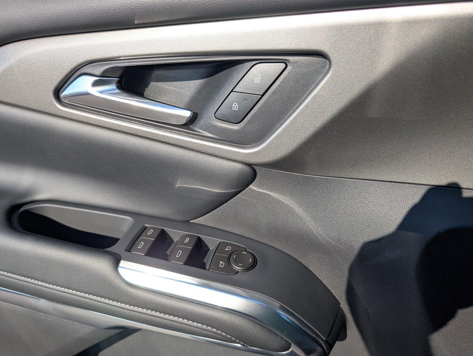 2027 Chevrolet Traverse LT - Photo 16