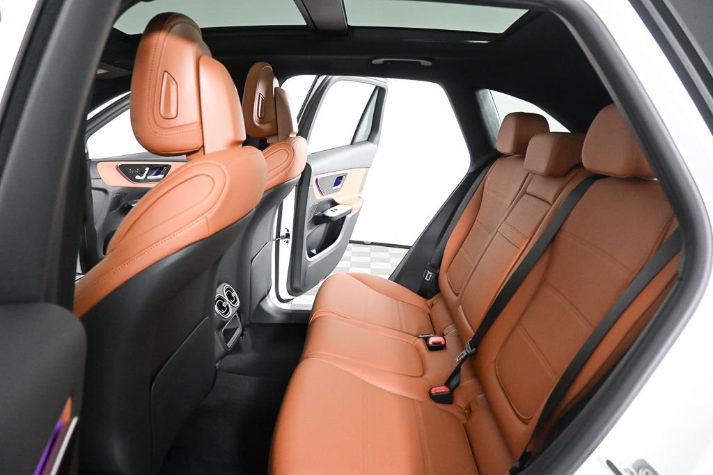 New 2026 Polar White Mercedes-Benz GLC 300 image 17