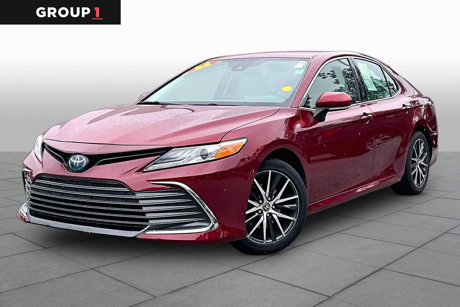 2022 Toyota Camry Hybrid XLE