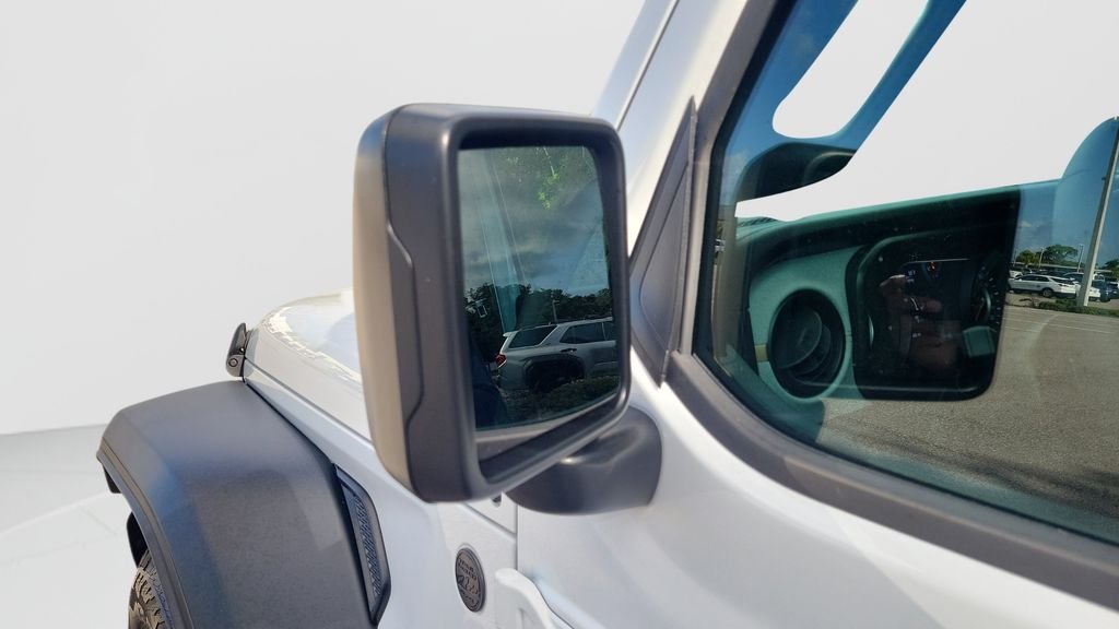 Used 2026 White Jeep Sport S image 27