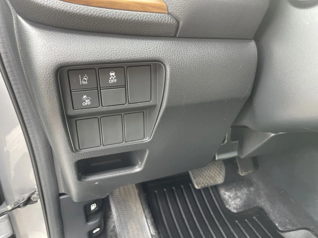 Used 2017 Lunar Silver Metallic Honda EX image 18
