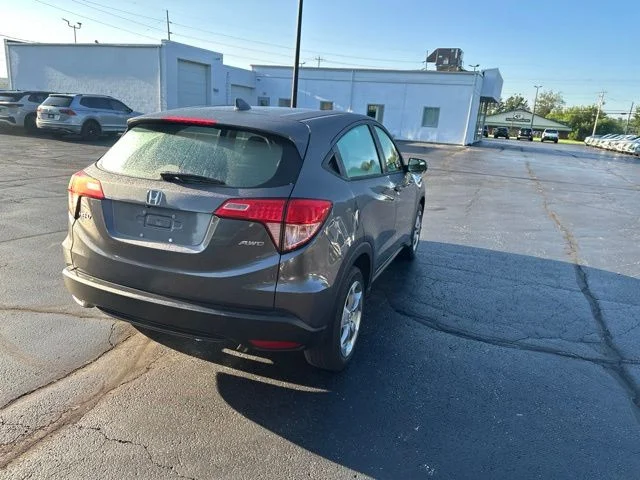 Used 2018  Honda LX image 7