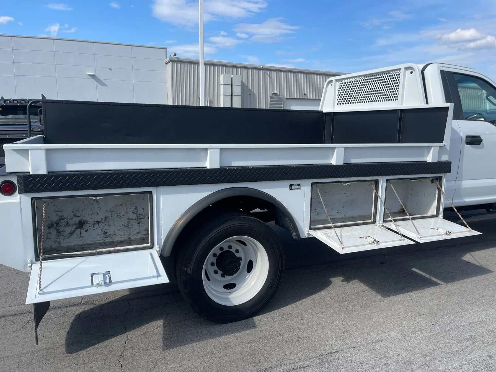 Used 2018 White Ford XL image 28