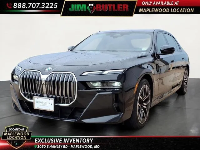 Used 2025  BMW 740i xDrive image 1