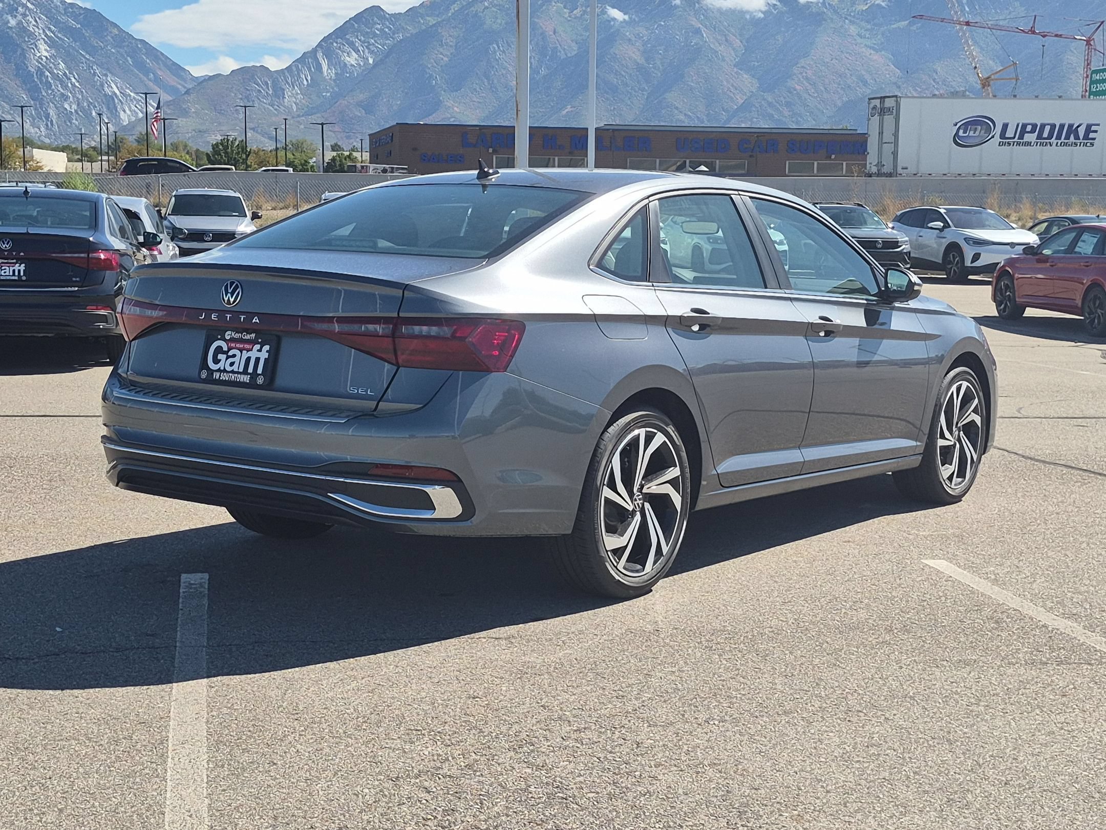 New 2027 Platinum Gray Metallic Volkswagen SEL image 3