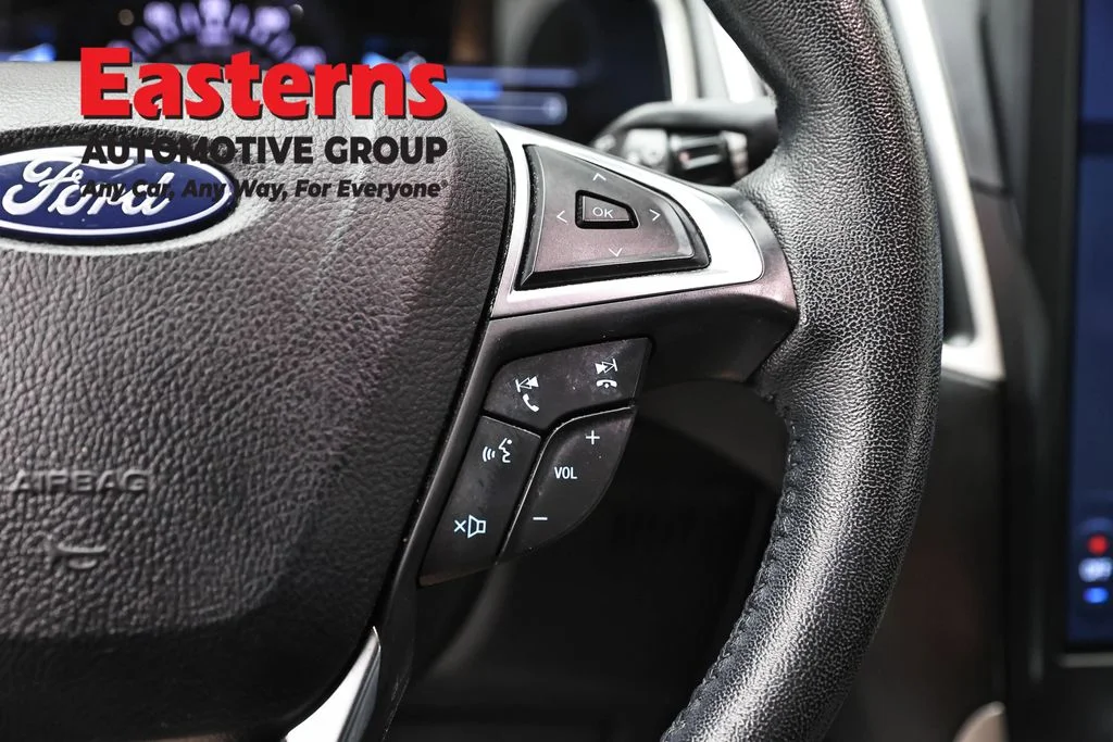 Used 2021 Blue Ford SEL image 15