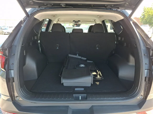 Used 2024 Gray Hyundai SEL image 29