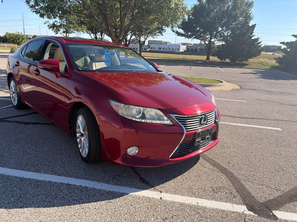 Used 2013 Red Lexus 350 image 10