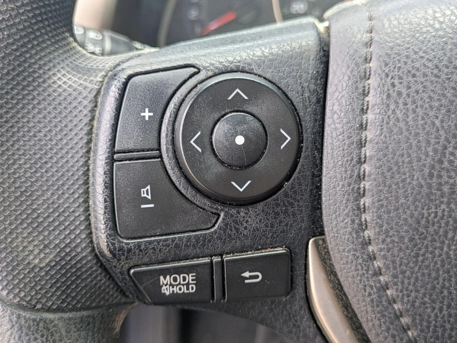 Used 2014 Pyrite Mica Toyota XLE image 13