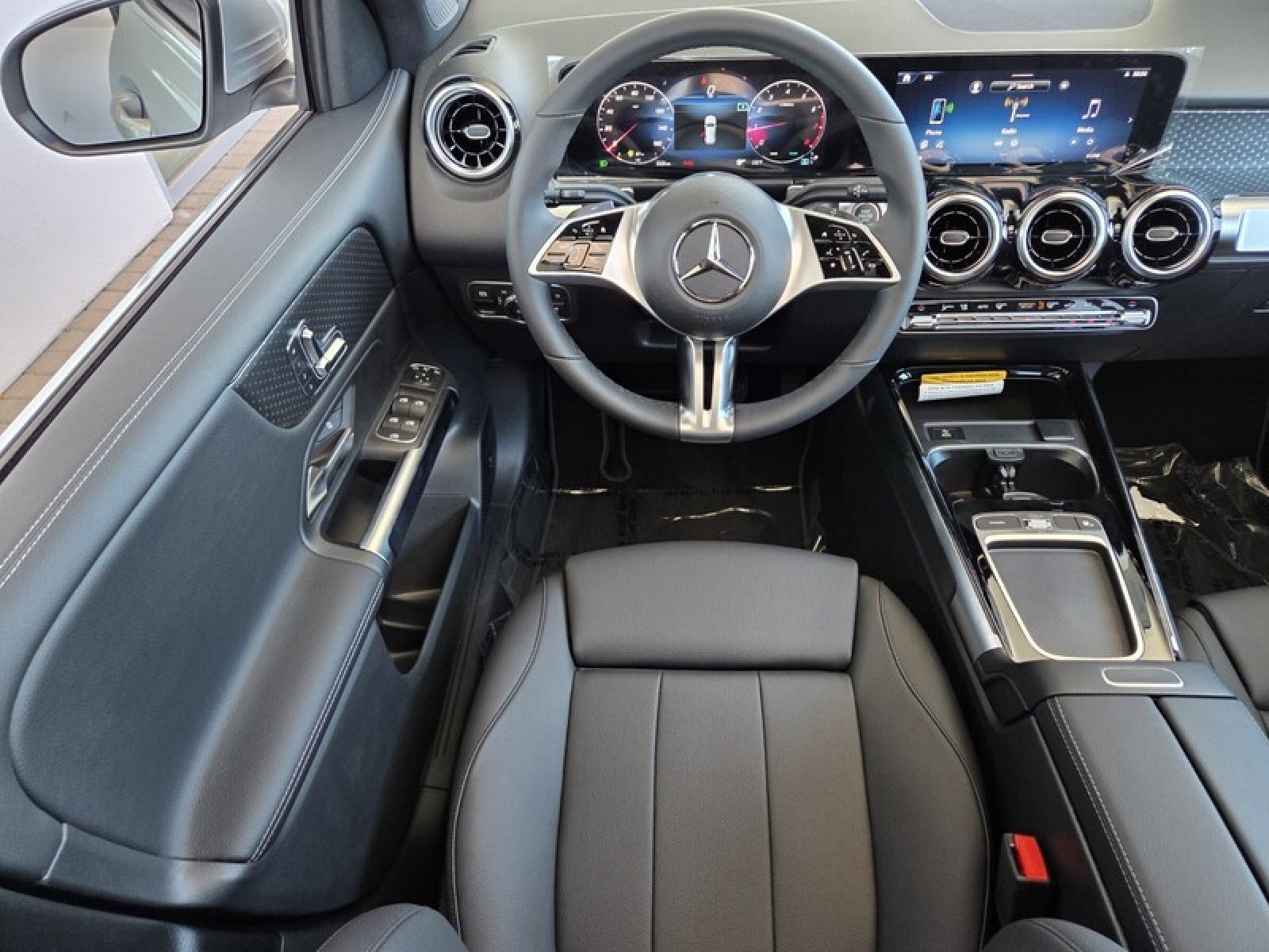 New 2026 Cirrus Silver Metallic Mercedes-Benz GLB 250 SUV image 14