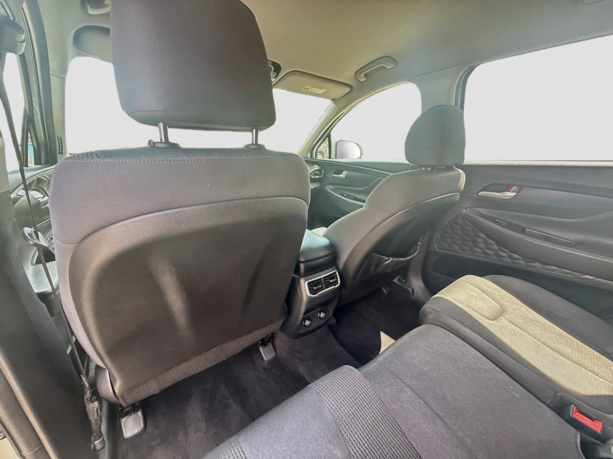 Used 2021 Shimmering Silver Hyundai SE image 22
