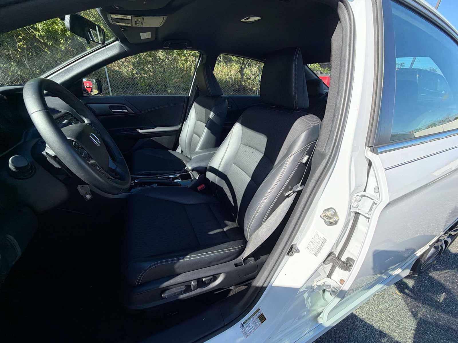 Used 2016 White Orchid Pearl Honda Sport image 21
