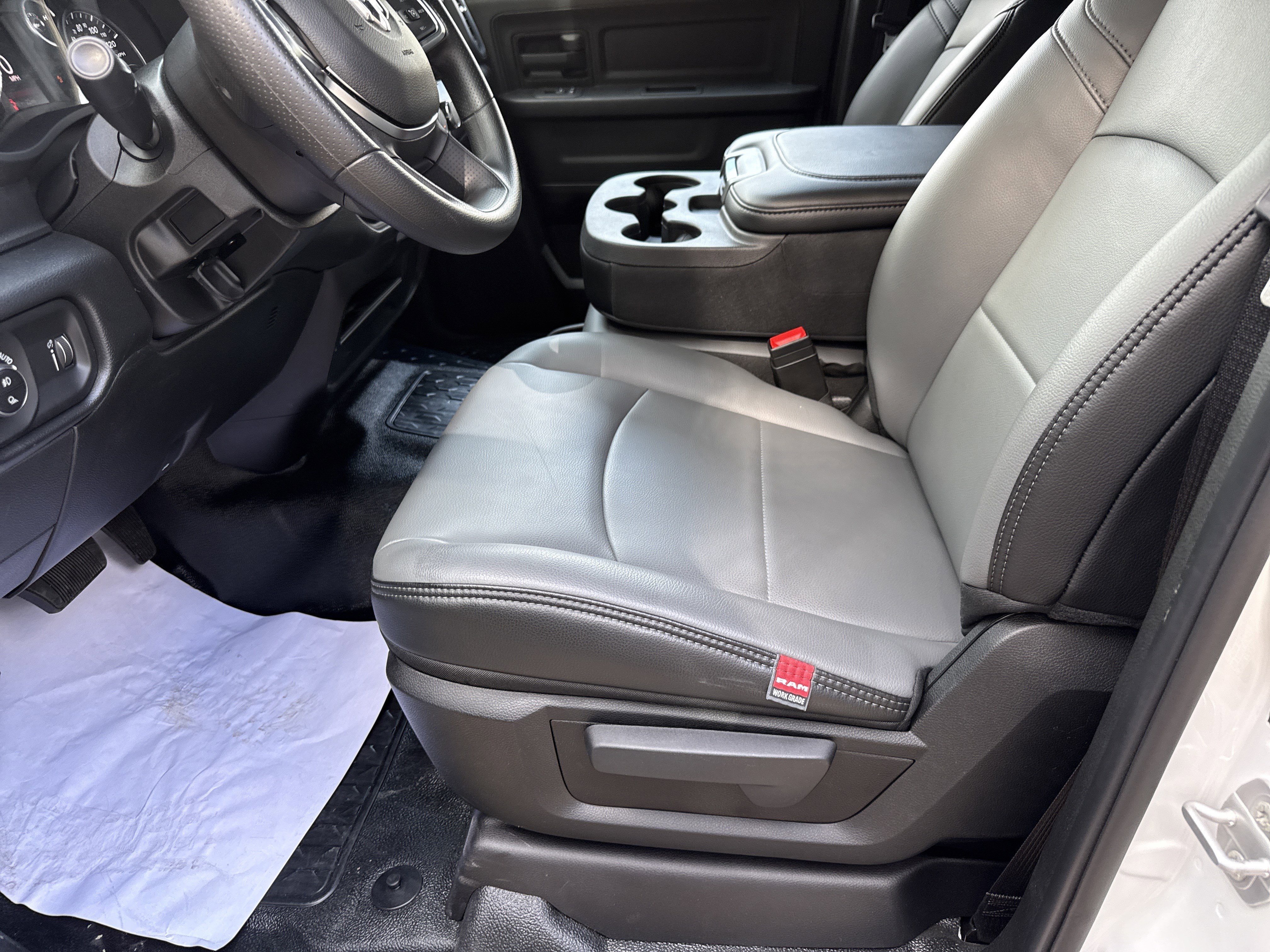 New 2026 Bright White Clearcoat RAM Tradesman image 9