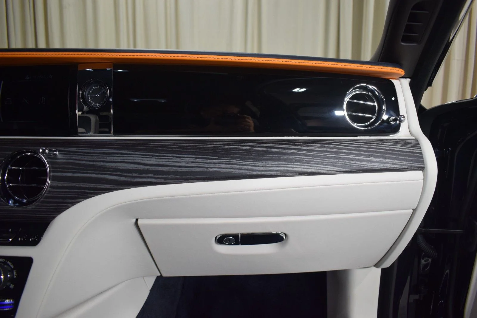 Used 2021 Blue Rolls-Royce  image 27