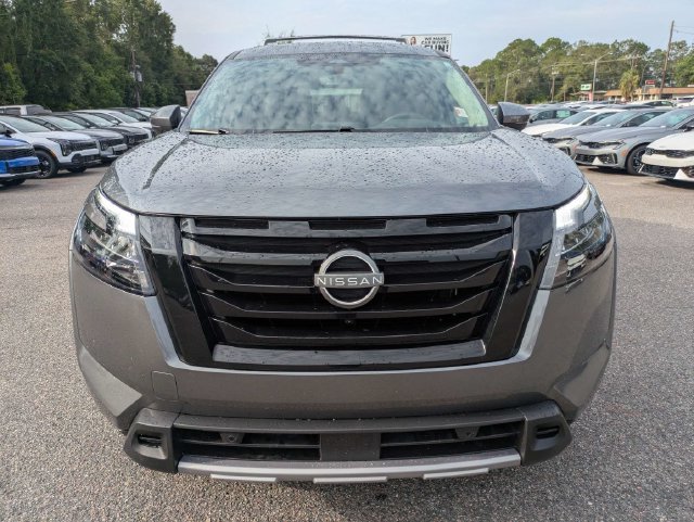 Used 2025 Gray Nissan Platinum image 9