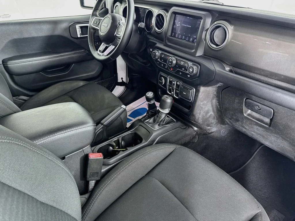 Used 2019 Bright White Clearcoat Jeep Unlimited Sahara image 35