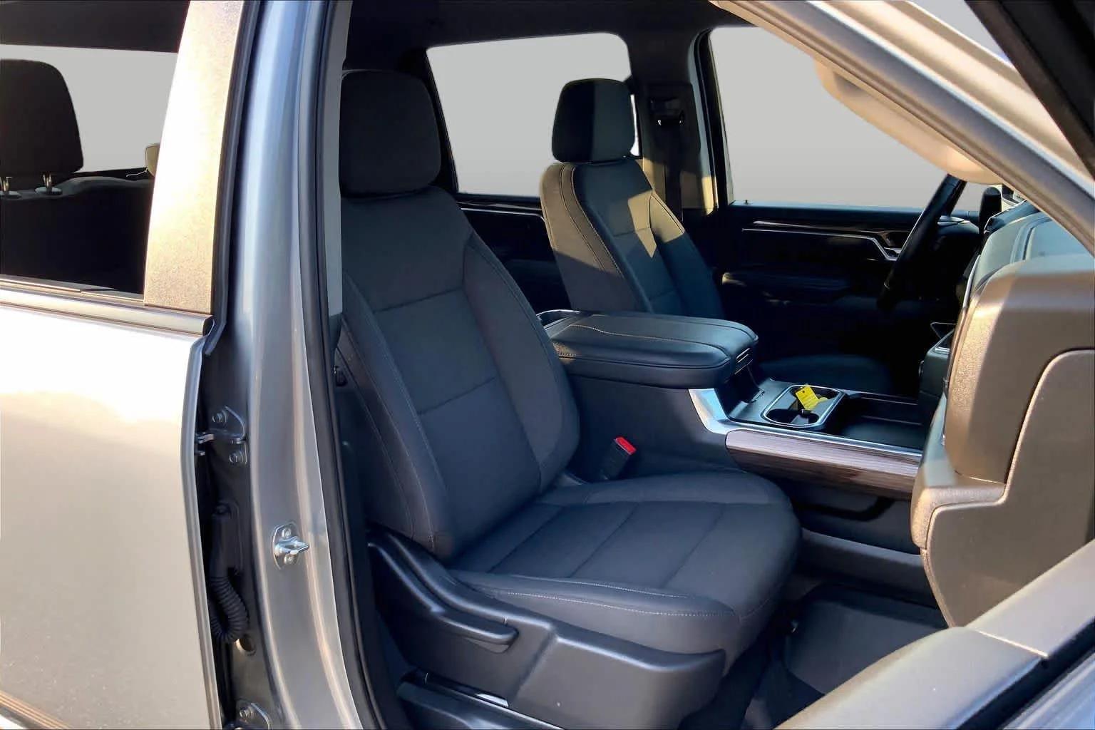 Used 2025 Sterling Gray Metallic Chevrolet LT image 9