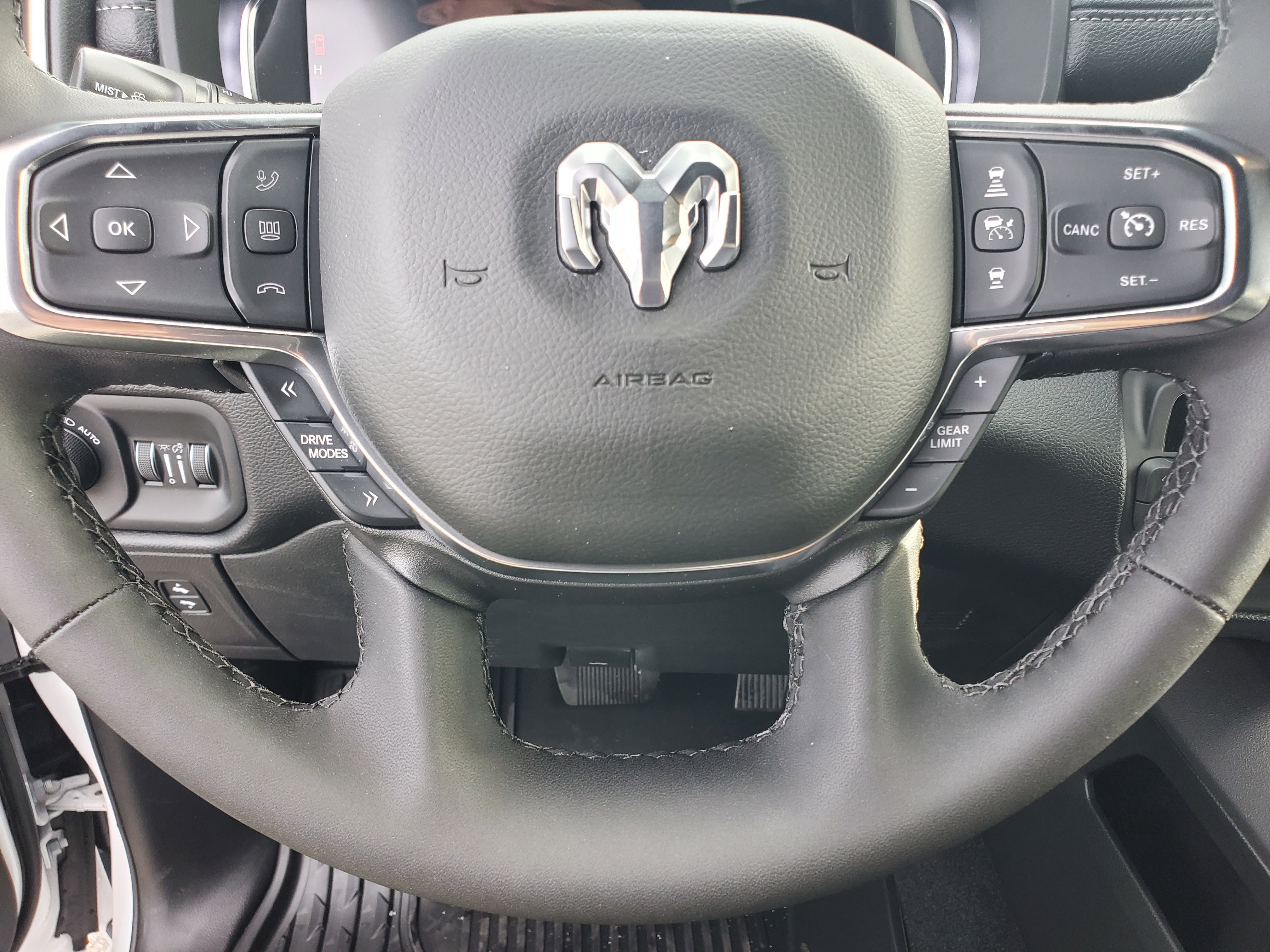 2026 RAM 1500 Laramie - Photo 24