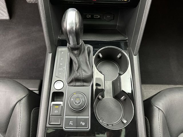 Used 2019 Red Volkswagen SEL Premium image 20