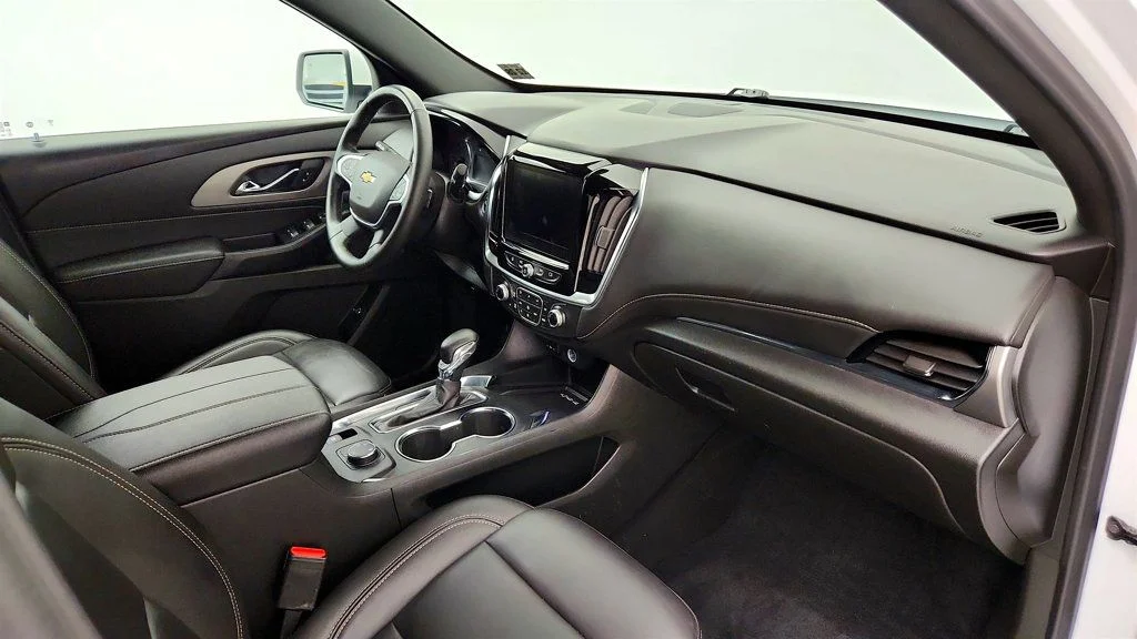 Used 2023 Summit White Chevrolet AWD 4dr LT Leather image 24