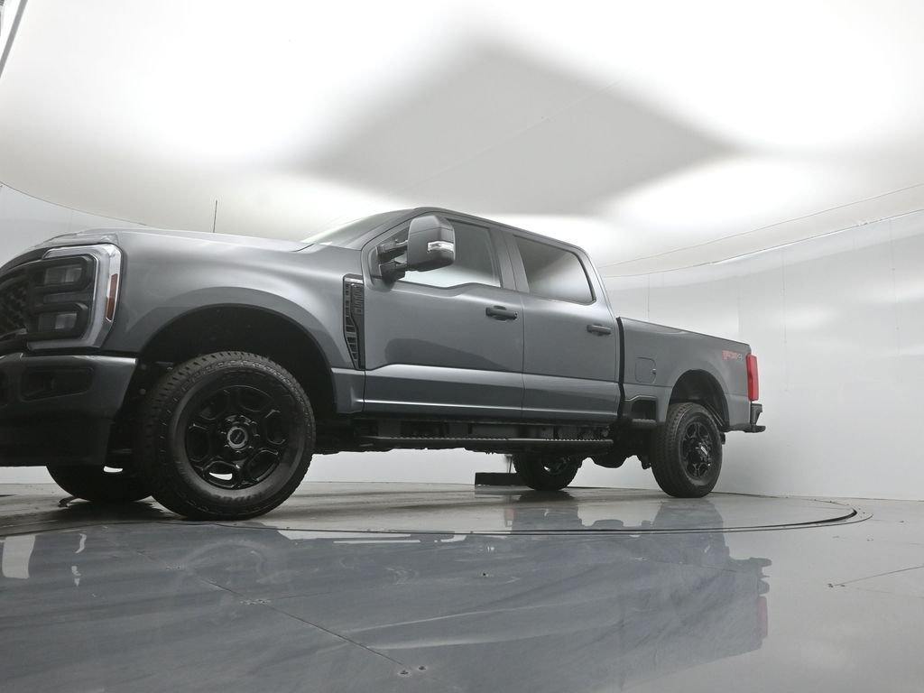 New 2026 Carbonized Gray Metallic Ford XL image 38