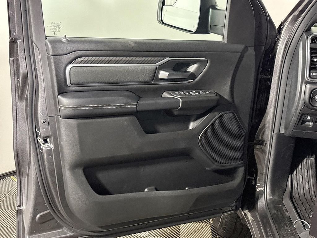 New 2026 Granite Crystal Metallic Clear-Coat Exterior Paint RAM Big Horn/Lone Star image 10