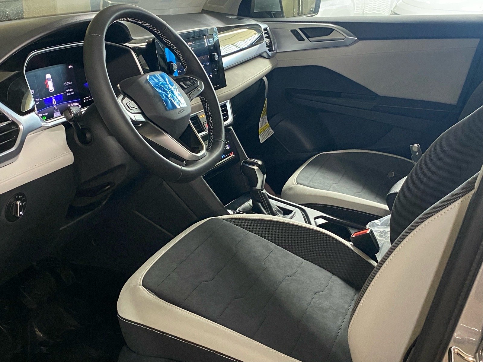 New 2026 Silver Volkswagen 1.5T SE image 8