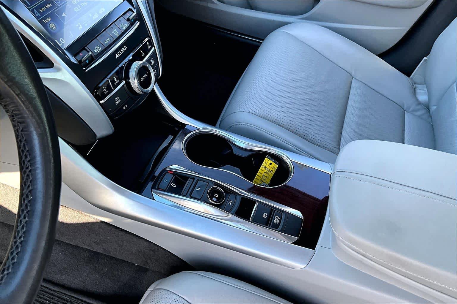 Used 2016 Bellanova White Pearl Acura V6 Tech image 25