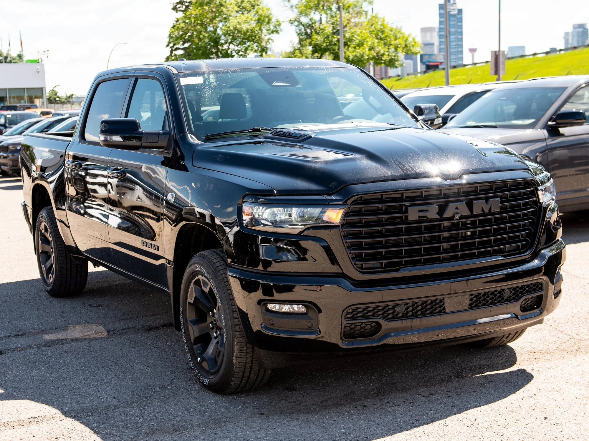 New 2026 Black RAM Sport* HEMI V8 image 8