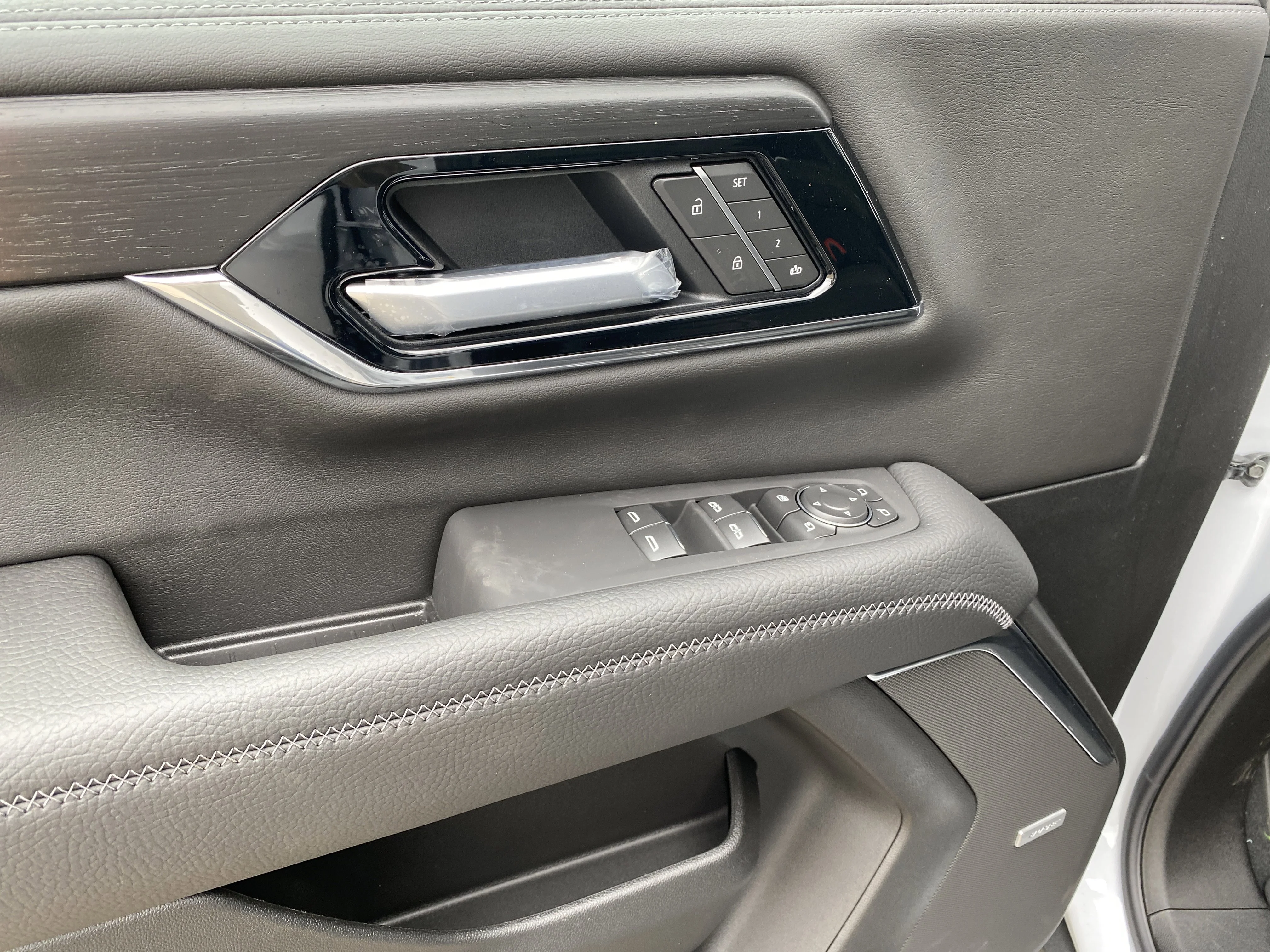 New 2026 GLACIER WHITE TRICOAT GMC Denali image 25