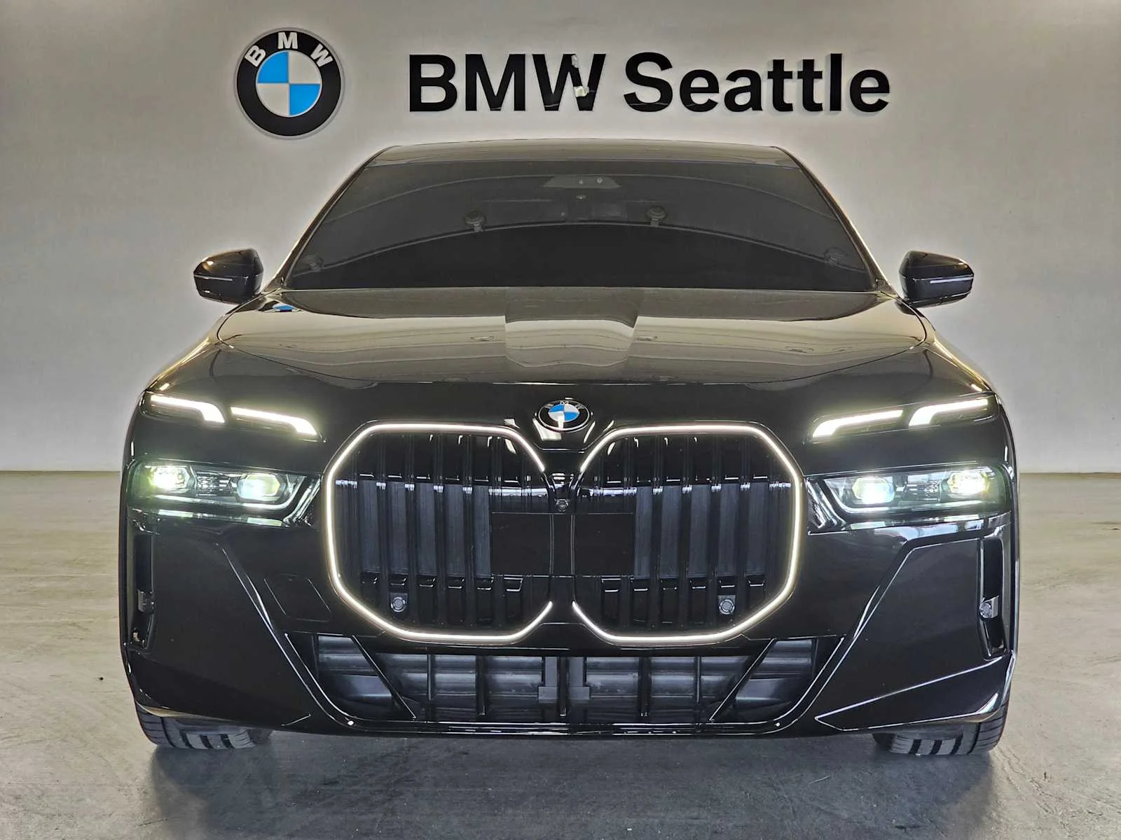 Used 2025 Black Sapphire Metallic BMW 760i xDrive image 6