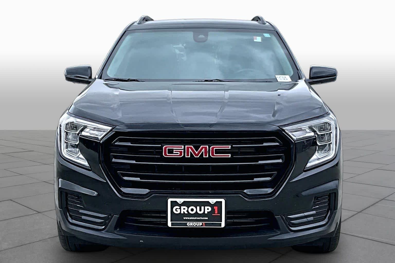 Used 2024 Ebony Twilight Metallic GMC SLE image 7