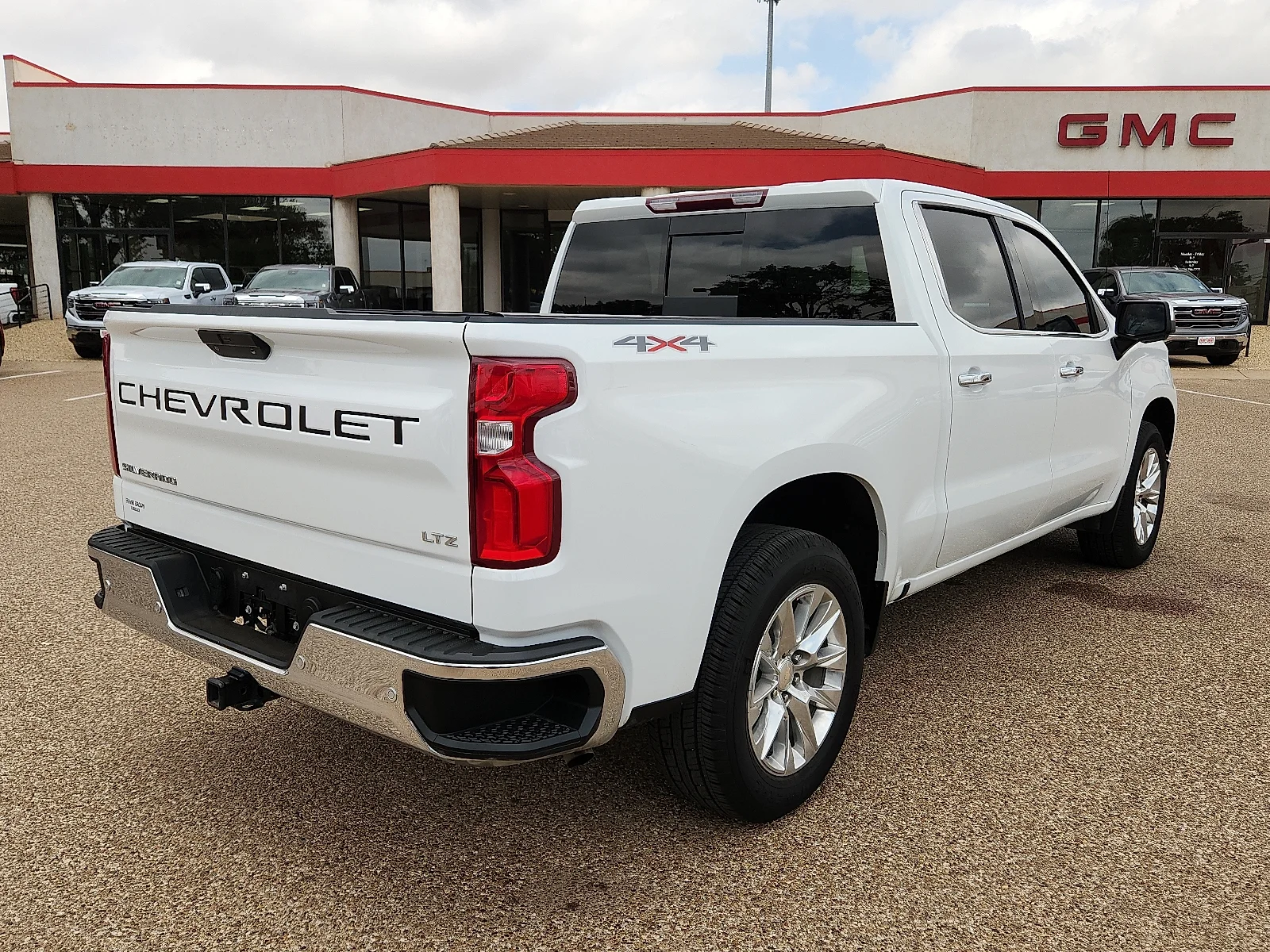 2022 Chevrolet Silverado 1500 Limited LTZ - Photo 4