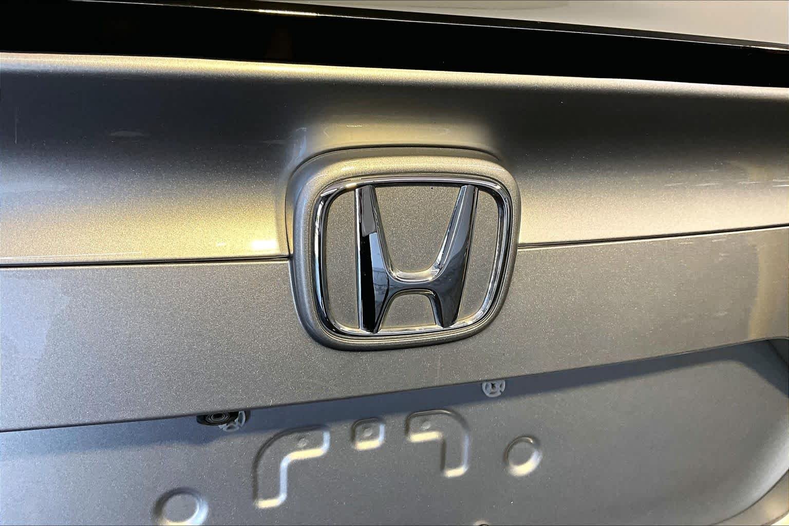 Used 2020 Lunar Silver Metallic Honda Sport image 33