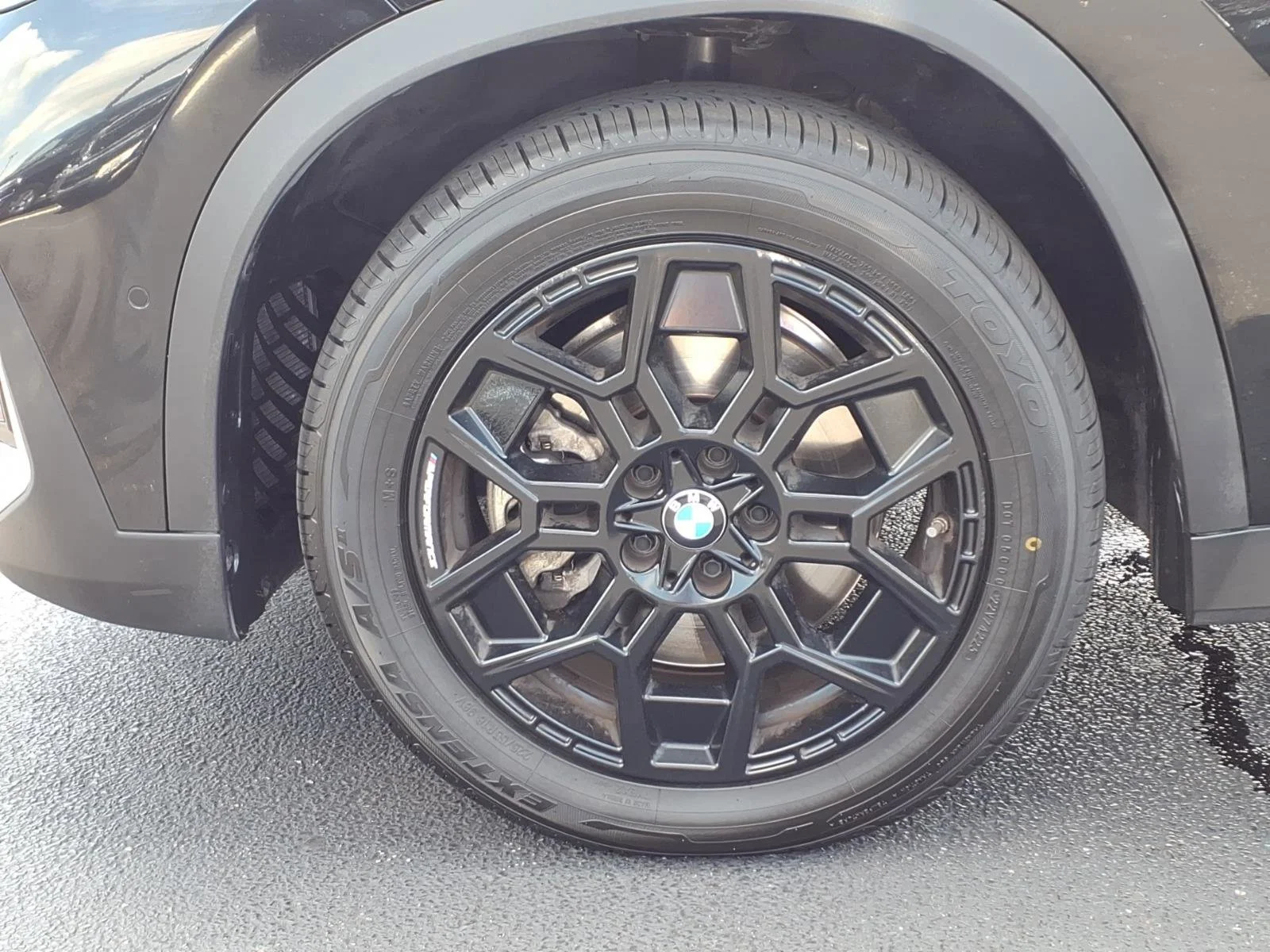 Used 2023 Black Sapphire Metallic BMW xDrive28i image 29
