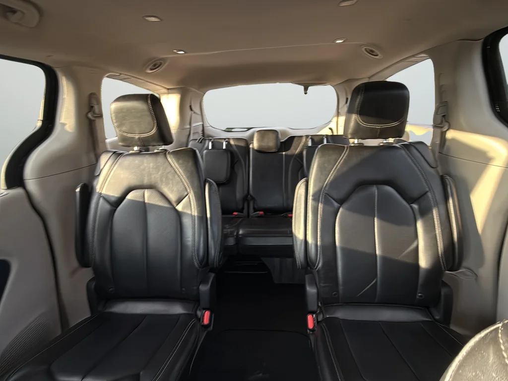 Used 2023 Black Chrysler Touring L image 26