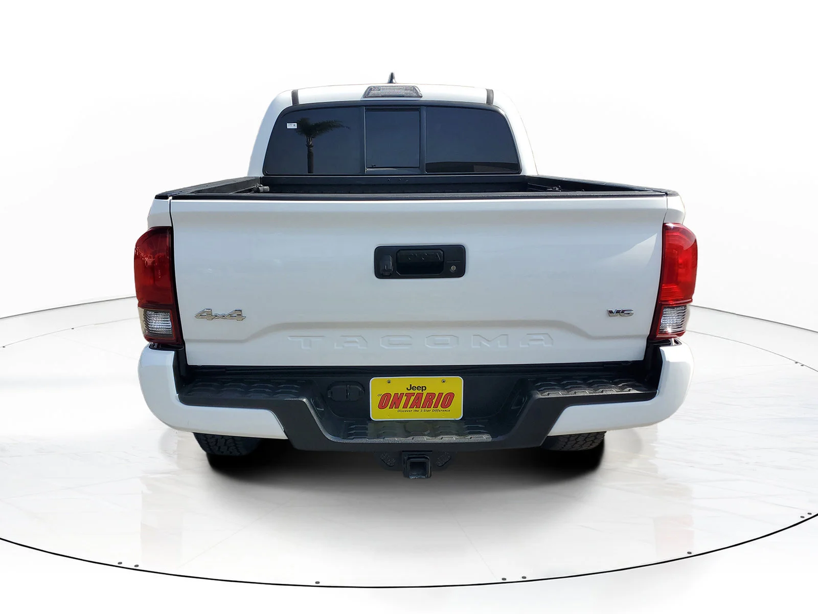 Certified Used 2019 White Toyota SR image 4