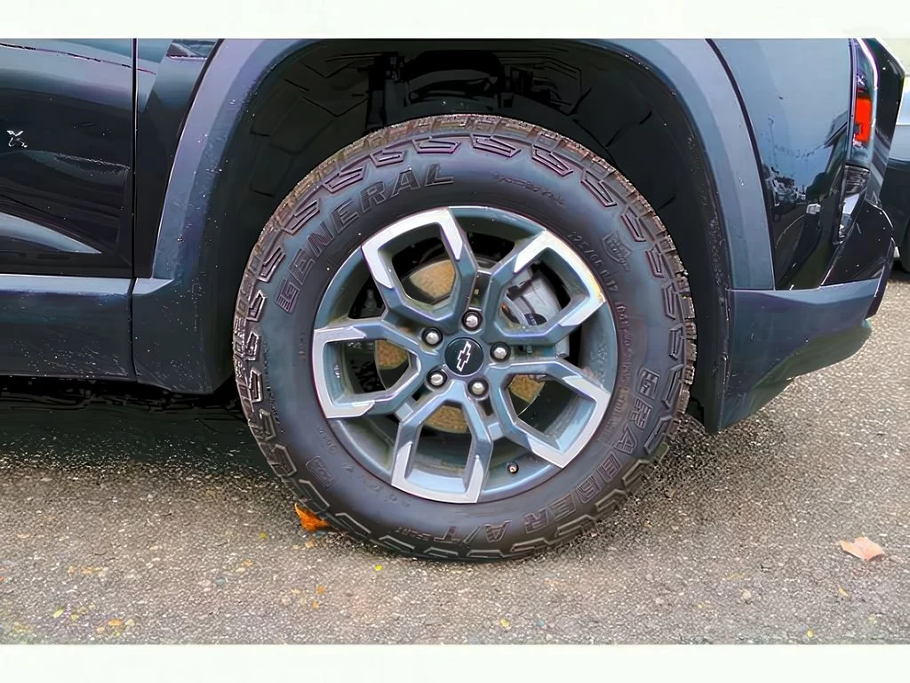 2025 Chevrolet Equinox ACTIV - Photo 9