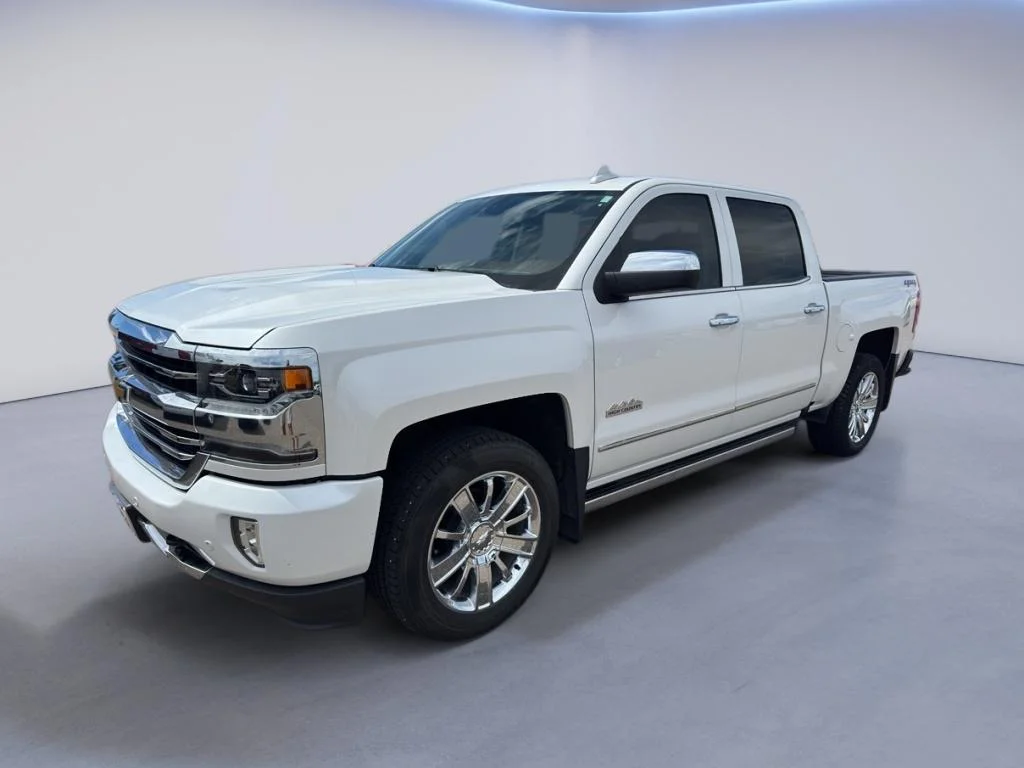 Used 2017 Iridescent Pearl Tricoat Chevrolet High Country image 2