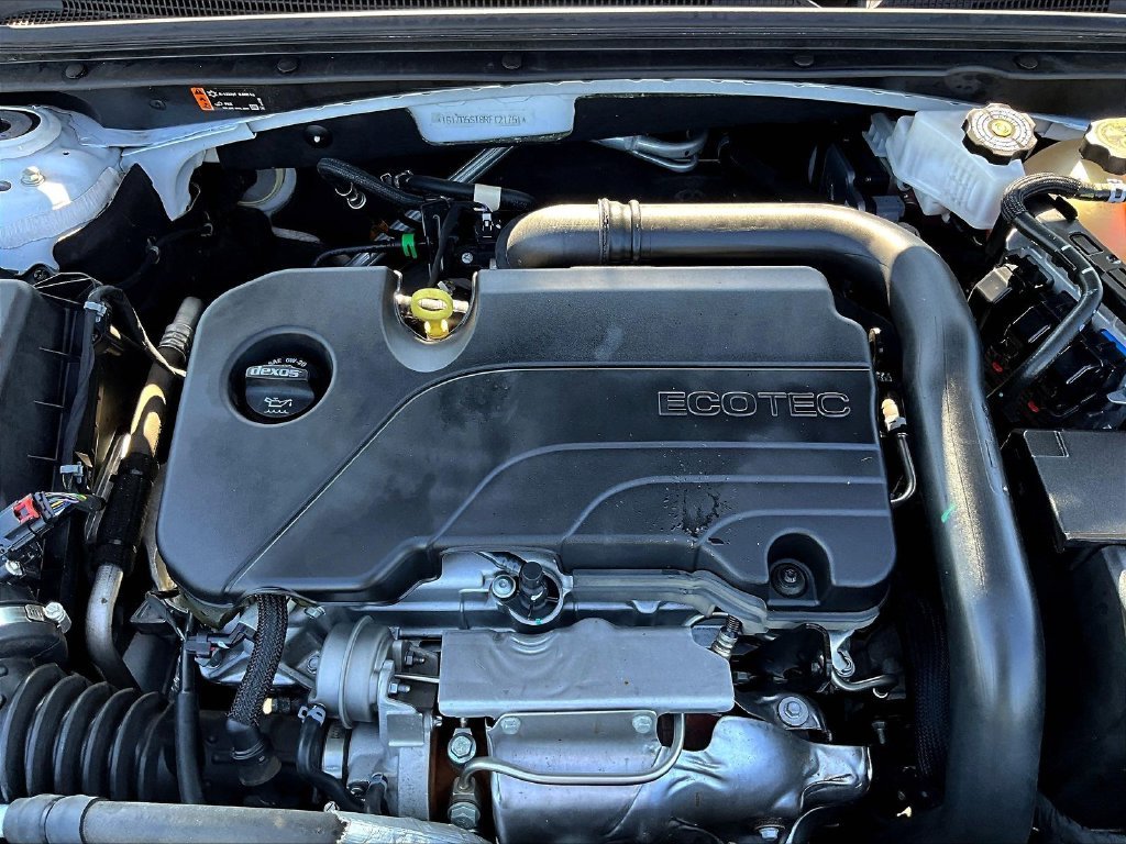 Used 2024 White Chevrolet LT image 36