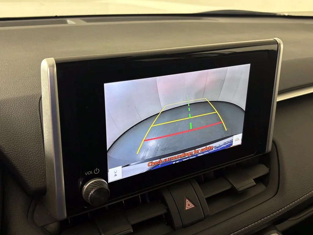 Used 2025 White Toyota LE image 21