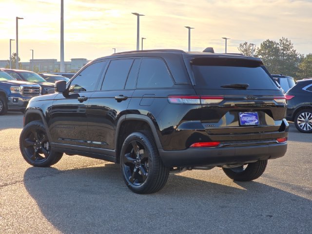Certified Used 2024 Diamond Black Crystal Pearlcoat Jeep Altitude image 27